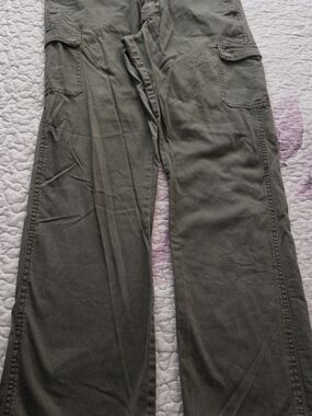 Men's Cargo Pants in Olive with Utility Pockets